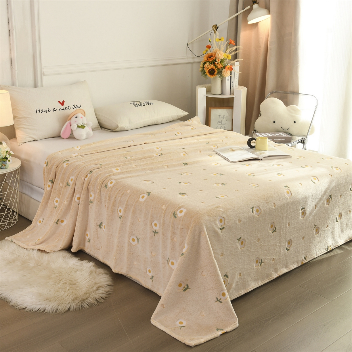 91家纺网 家纺一手货源 找家纺 恋绒家纺 2025新款云朵绒毛毯毯子多铺盖多功能盖毯绒 小菊花-黄
