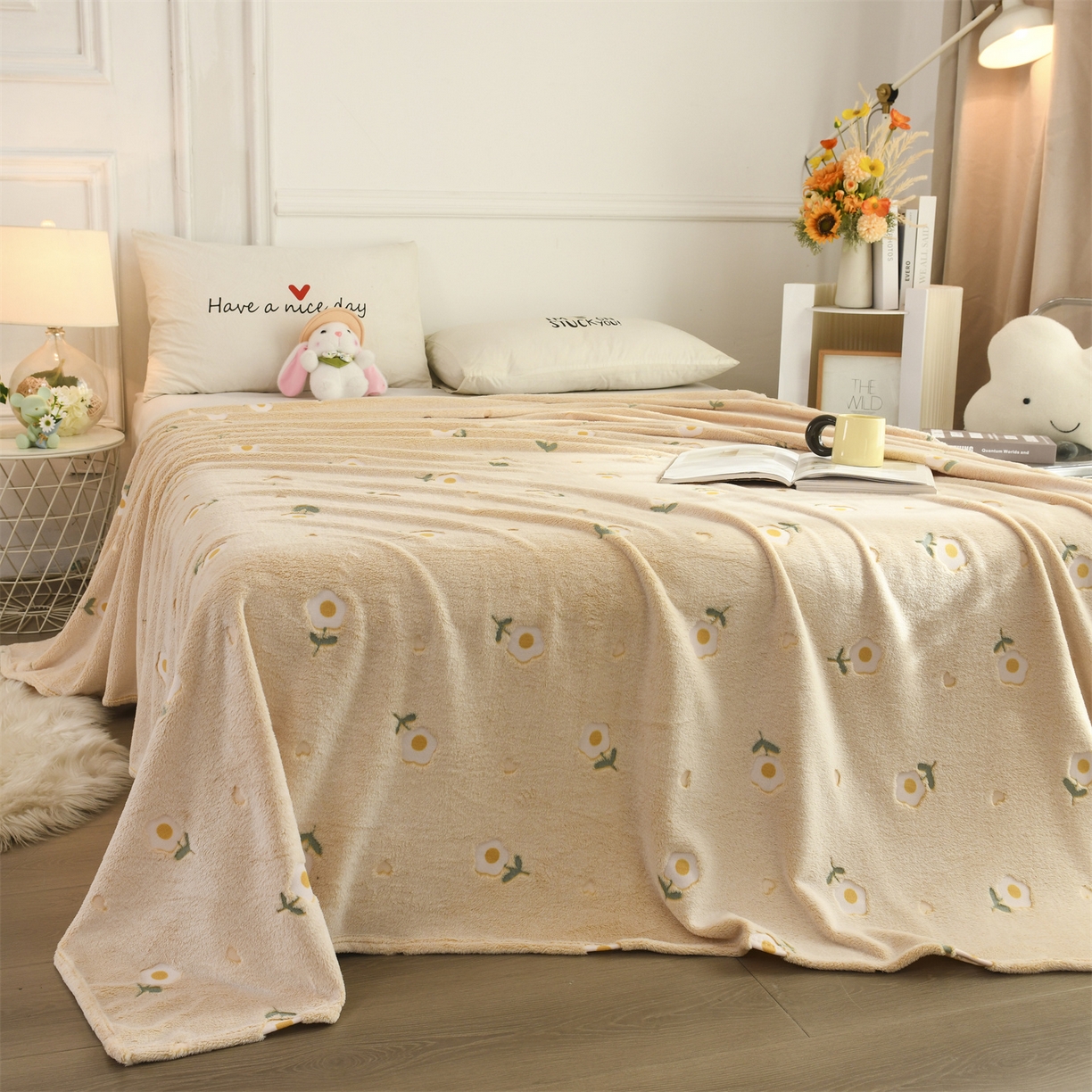 91家纺网 家纺一手货源 找家纺 恋绒家纺 2025新款云朵绒毛毯毯子多铺盖多功能盖毯绒 小菊花-黄