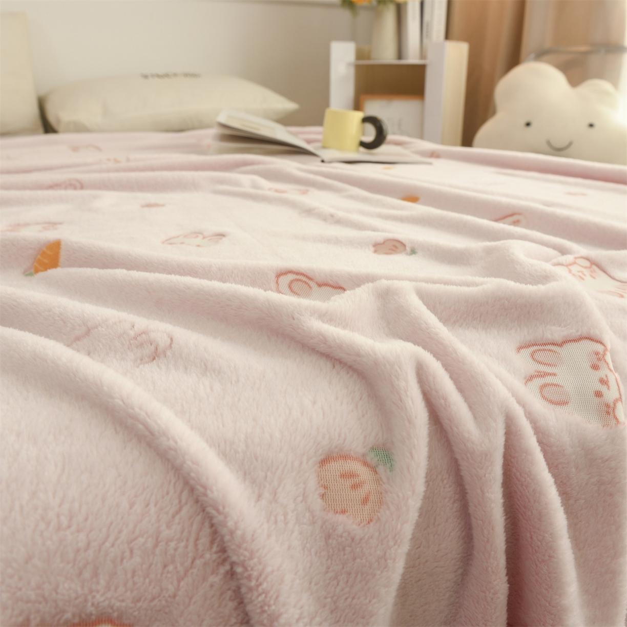 91家纺网 家纺一手货源 找家纺 恋绒家纺 2025新款云朵绒毛毯毯子多铺盖多功能盖毯绒 小兔-粉