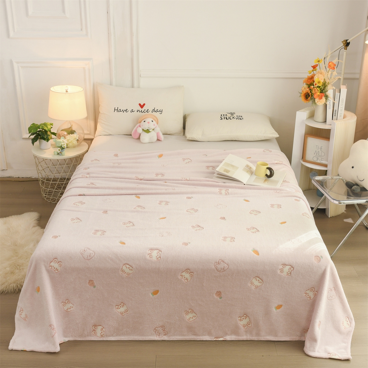 91家纺网 家纺一手货源 找家纺 恋绒家纺 2025新款云朵绒毛毯毯子多铺盖多功能盖毯绒 小兔-粉