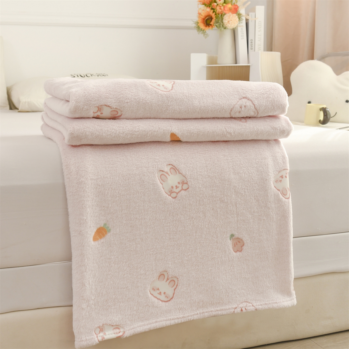 91家纺网 家纺一手货源 找家纺 恋绒家纺 2025新款云朵绒毛毯毯子多铺盖多功能盖毯绒 小兔-粉