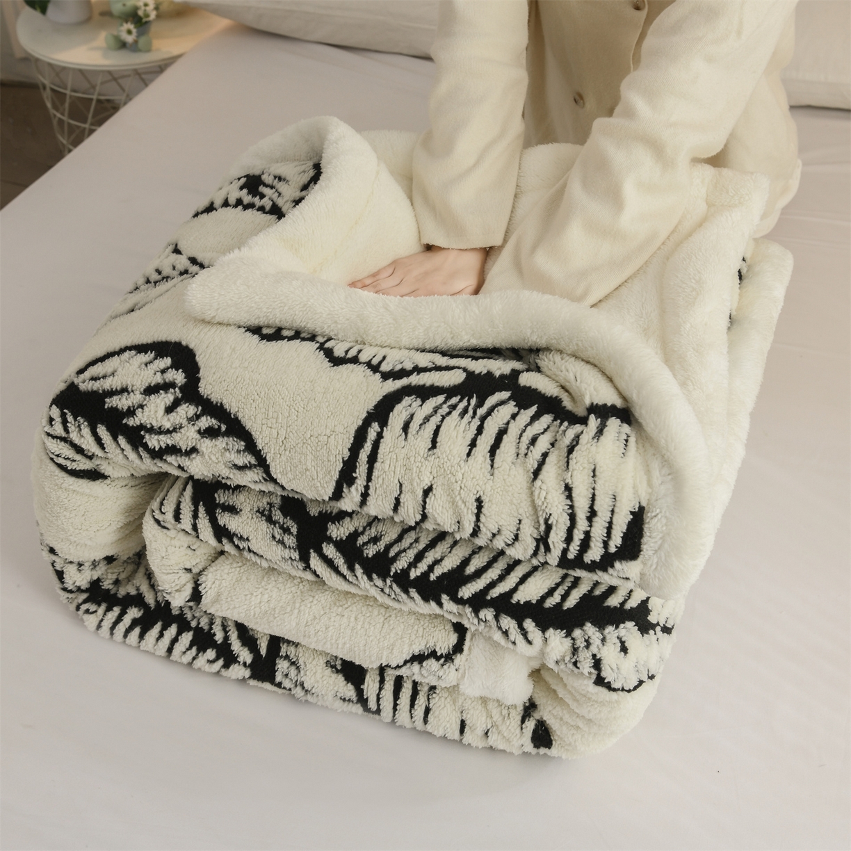 91家纺网 家纺一手货源 找家纺 （总）恋绒家纺 2025新款阳离子三层舒棉绒毛毯毯子