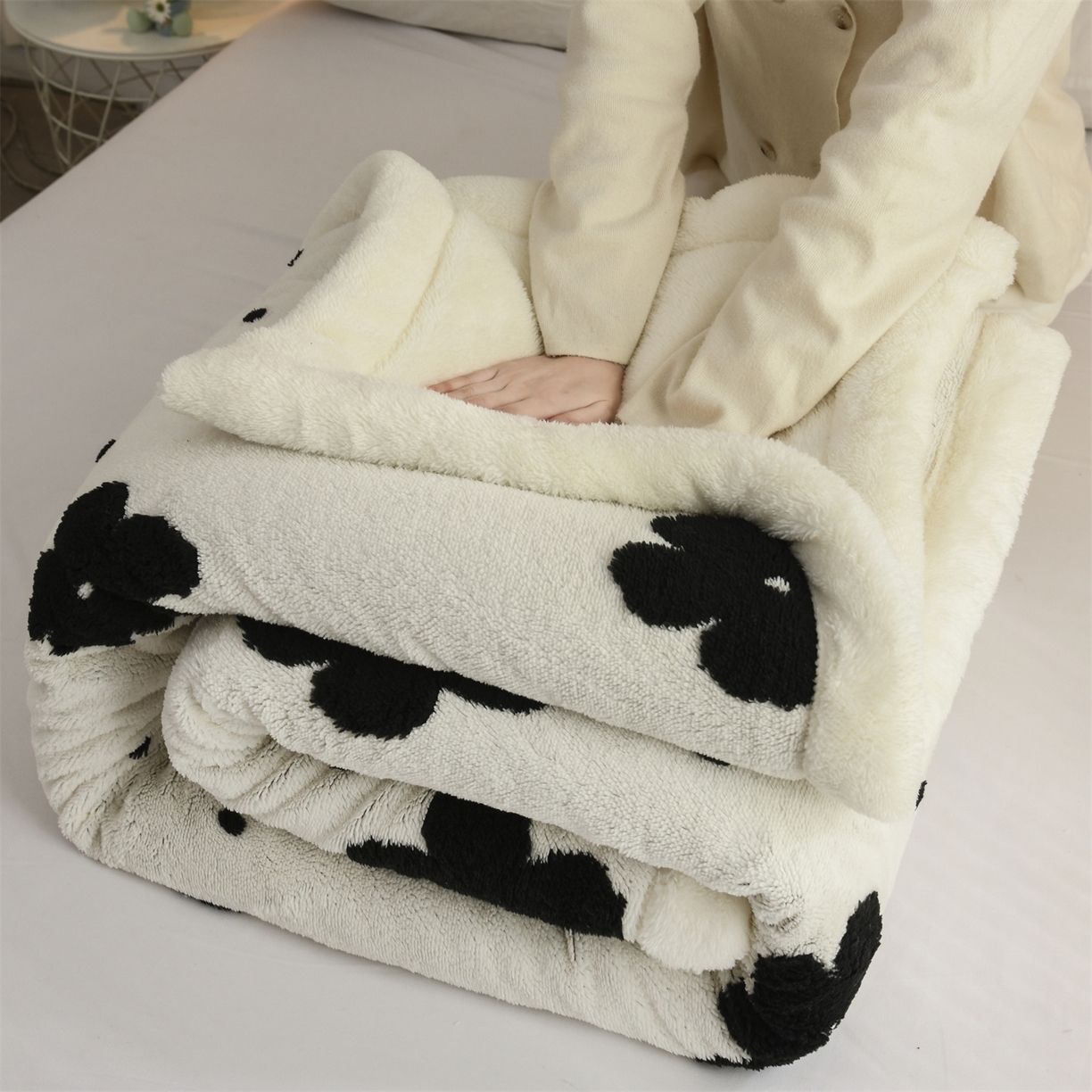 91家纺网 家纺一手货源 找家纺 恋绒家纺 2025新款阳离子三层舒棉绒毛毯毯子 幕朵