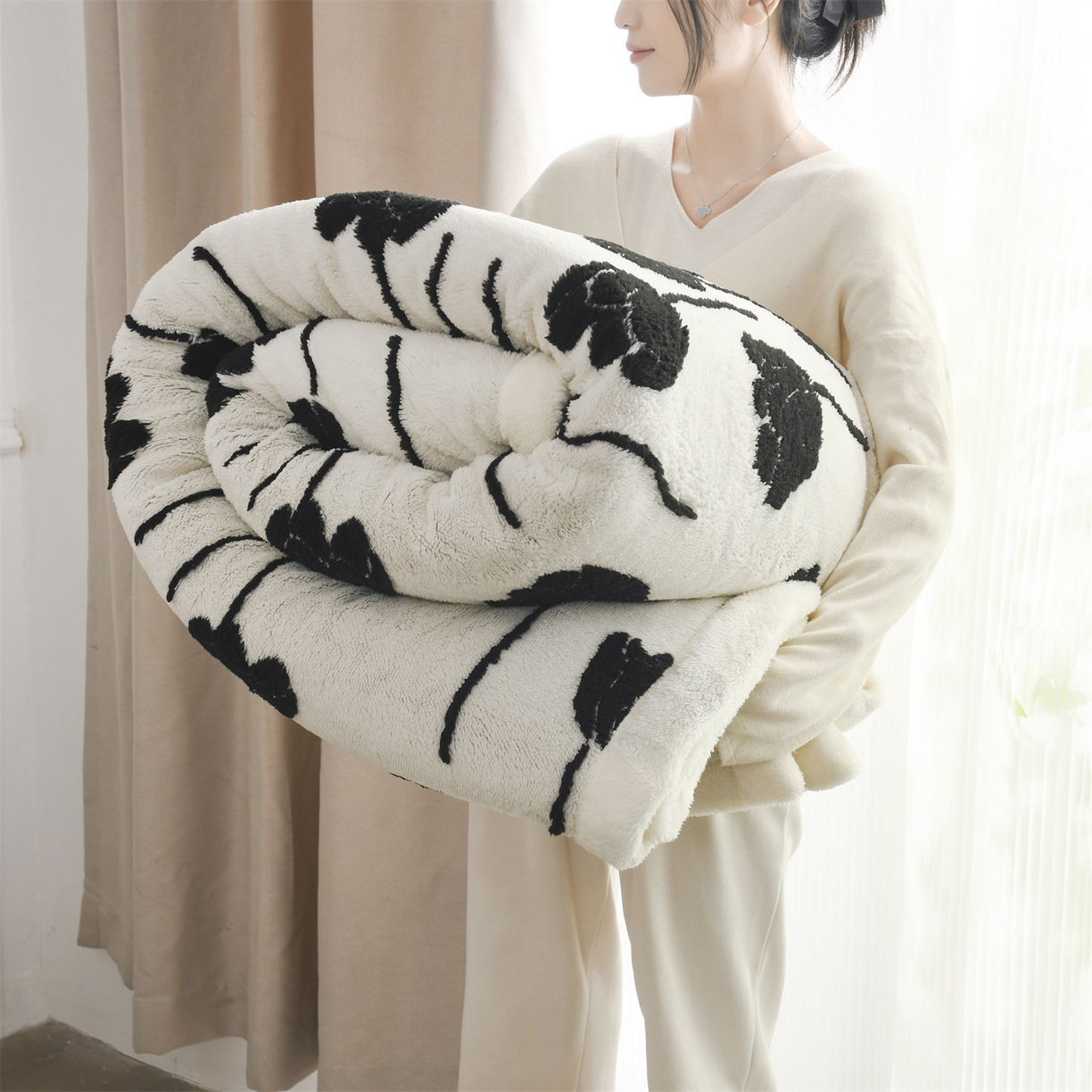 91家纺网 家纺一手货源 找家纺 恋绒家纺 2025新款阳离子三层舒棉绒毛毯毯子 郁金香