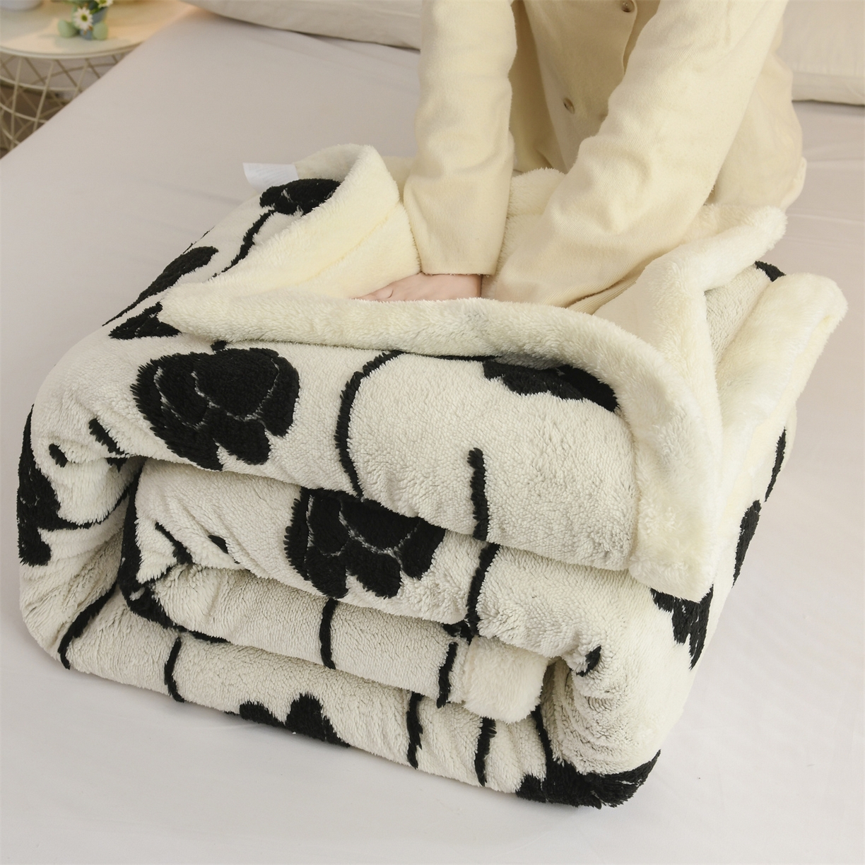 91家纺网 家纺一手货源 找家纺 恋绒家纺 2025新款阳离子三层舒棉绒毛毯毯子 郁金香