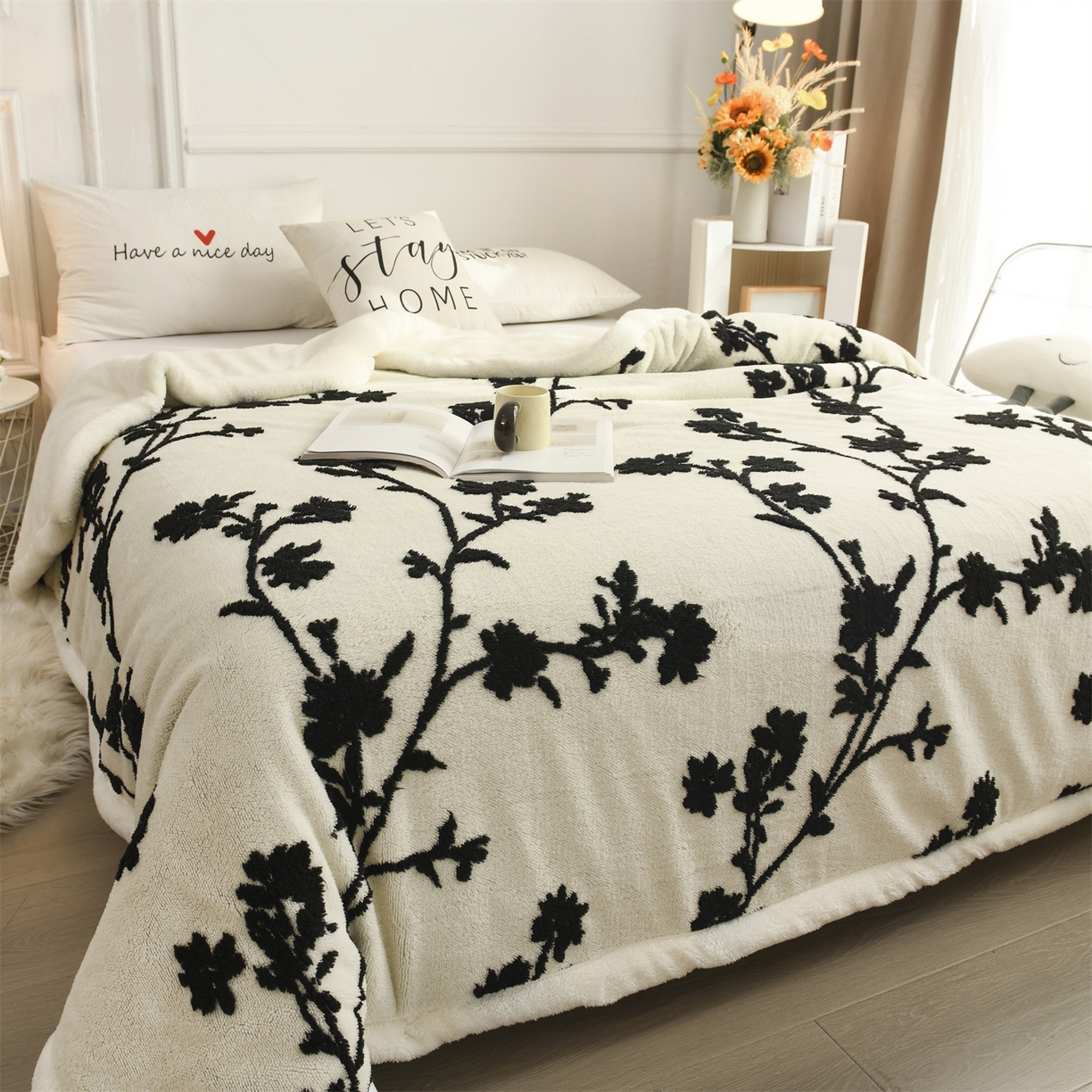 91家纺网 家纺一手货源 找家纺 恋绒家纺 2025新款阳离子三层舒棉绒毛毯毯子 复古花枝