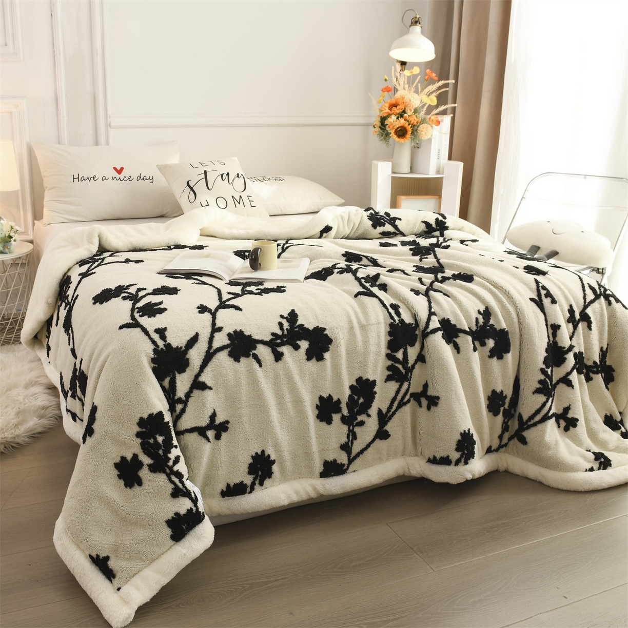 91家纺网 家纺一手货源 找家纺 恋绒家纺 2025新款阳离子三层舒棉绒毛毯毯子 复古花枝