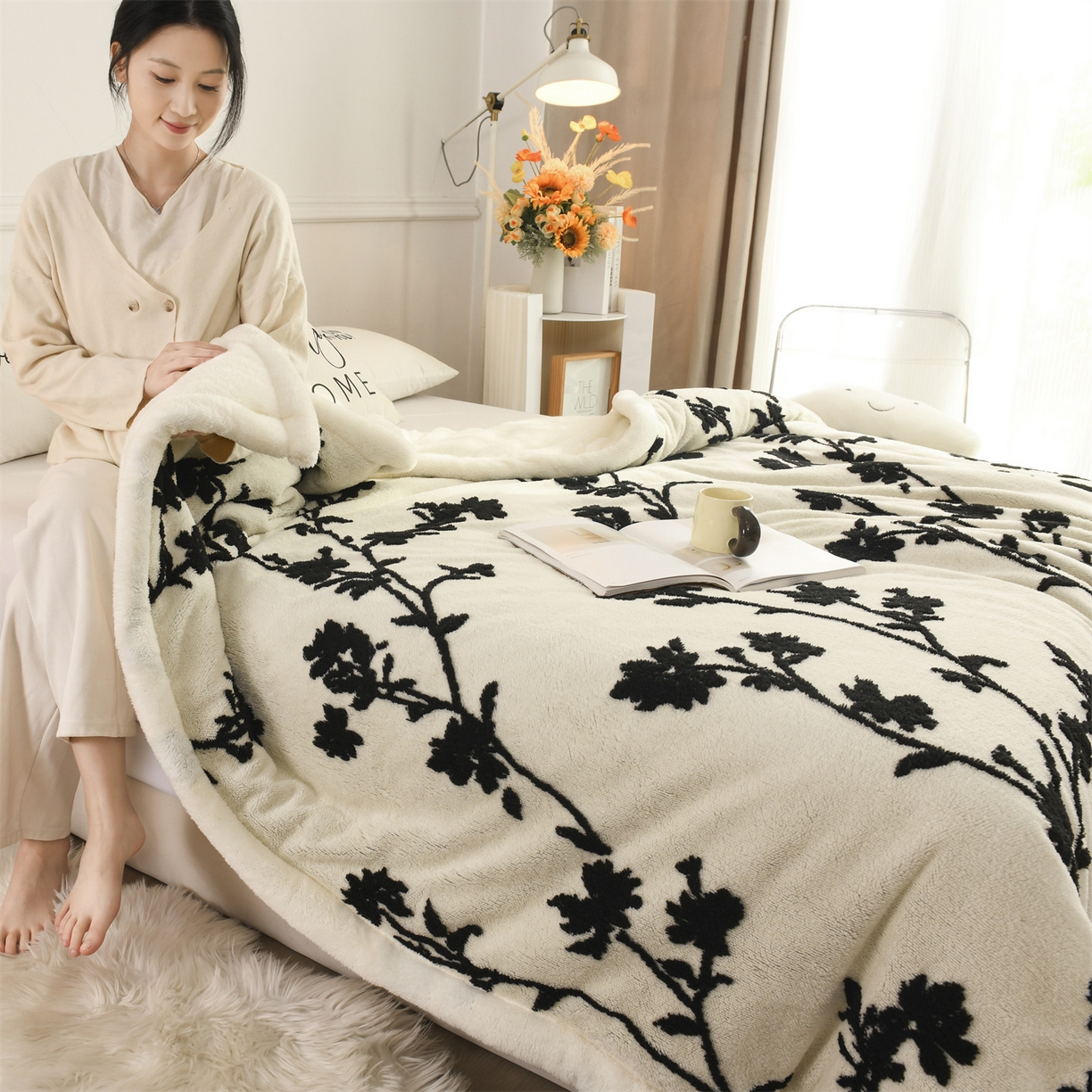 91家纺网 家纺一手货源 找家纺 恋绒家纺 2025新款阳离子三层舒棉绒毛毯毯子 复古花枝