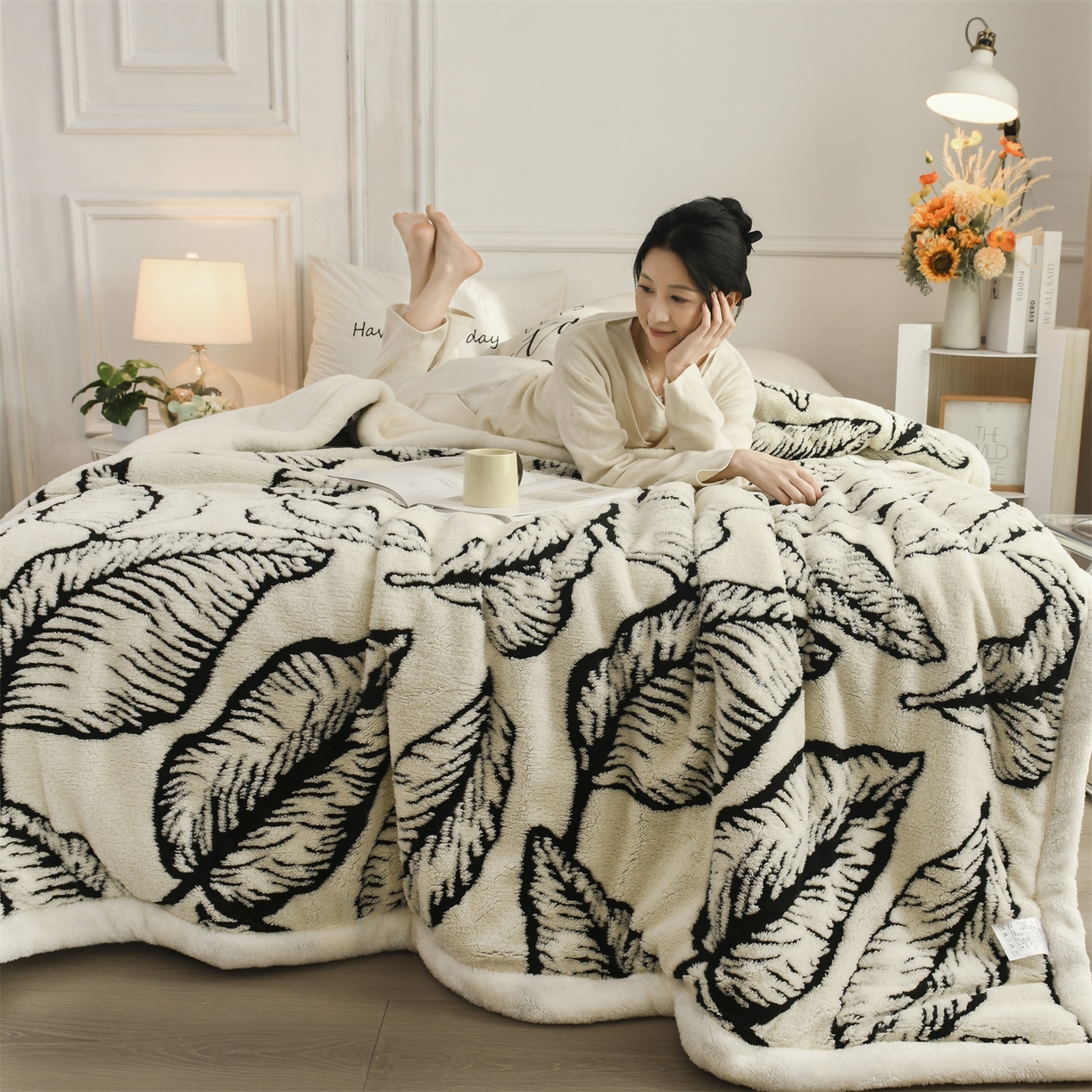 91家纺网 家纺一手货源 找家纺 恋绒家纺 2025新款阳离子三层舒棉绒毛毯毯子 蕉叶白