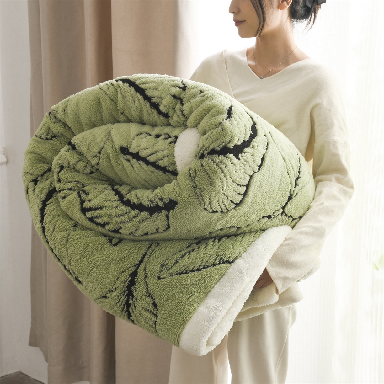 91家纺网 家纺一手货源 找家纺 恋绒家纺 2025新款阳离子三层舒棉绒毛毯毯子 蕉叶绿