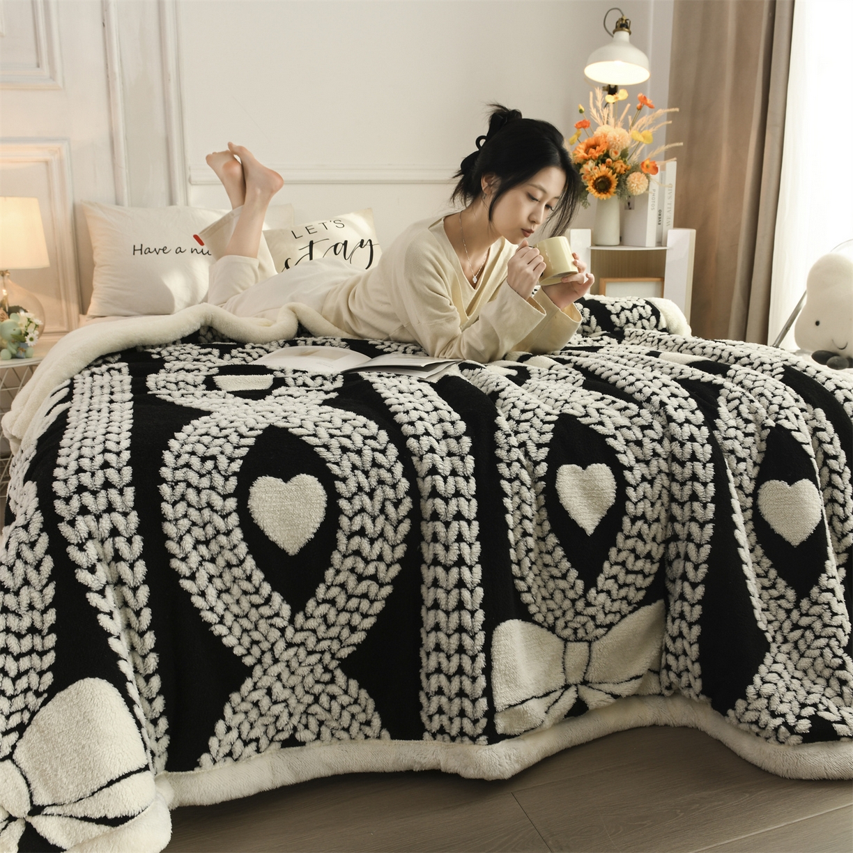 91家纺网 家纺一手货源 找家纺 恋绒家纺 2025新款阳离子三层舒棉绒毛毯毯子 爱心结