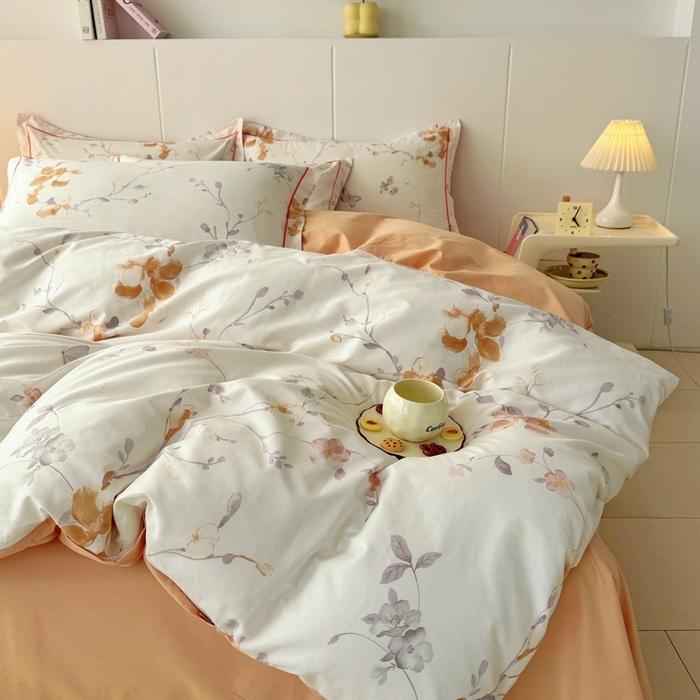 91家纺网 家纺一手货源 找家纺 艾迪尚家纺 2026新款133X76宽幅全棉纯棉印花四件套（有单品 可定制） 花弄影-米