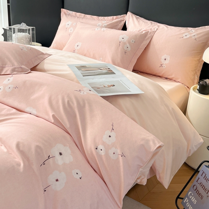 91家纺网 家纺一手货源 找家纺 艾迪尚家纺 2026新款133X76宽幅全棉纯棉印花四件套（有单品 可定制） 南意-粉