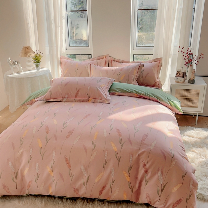 91家纺网 家纺一手货源 找家纺 艾迪尚家纺 2026新款133X76宽幅全棉纯棉印花四件套（有单品 可定制） 秋言—粉