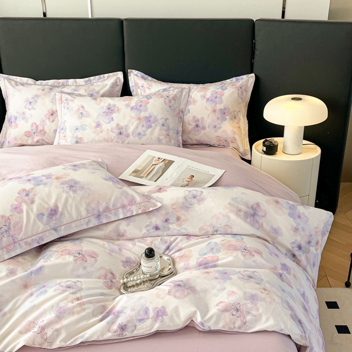 91家纺网 家纺一手货源 找家纺 艾迪尚家纺 2026新款133X76宽幅全棉纯棉印花四件套（有单品 可定制） 若芙-兰