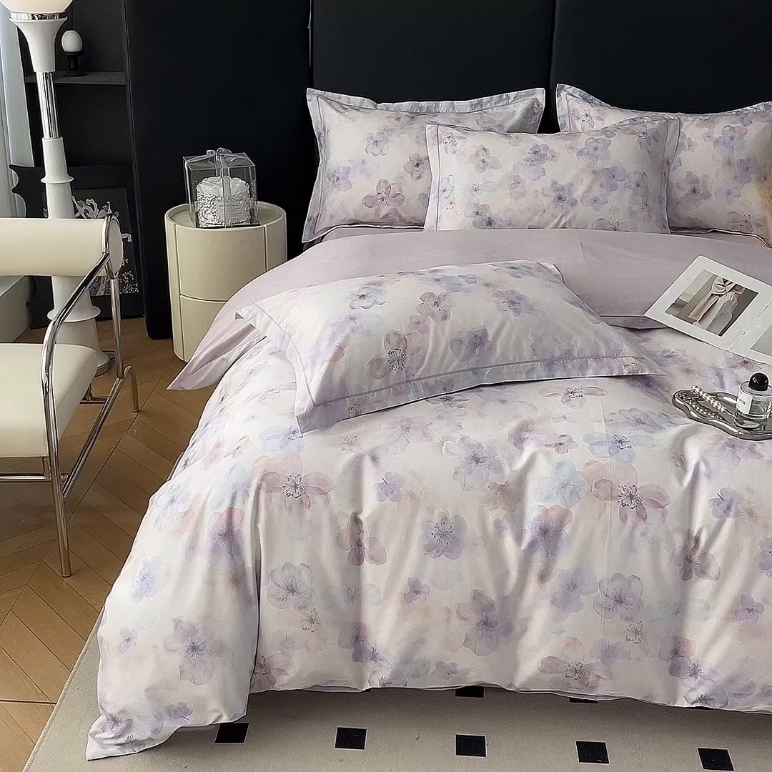 91家纺网 家纺一手货源 找家纺 艾迪尚家纺 2026新款133X76宽幅全棉纯棉印花四件套（有单品 可定制） 若芙-兰