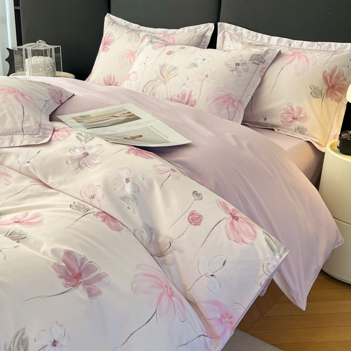 91家纺网 家纺一手货源 找家纺 艾迪尚家纺 2026新款133X76宽幅全棉纯棉印花四件套（有单品 可定制） 盛夏-紫