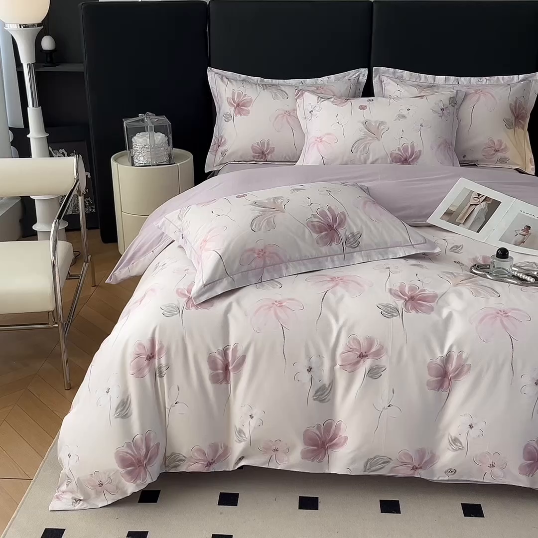 91家纺网 家纺一手货源 找家纺 艾迪尚家纺 2026新款133X76宽幅全棉纯棉印花四件套（有单品 可定制） 盛夏-紫