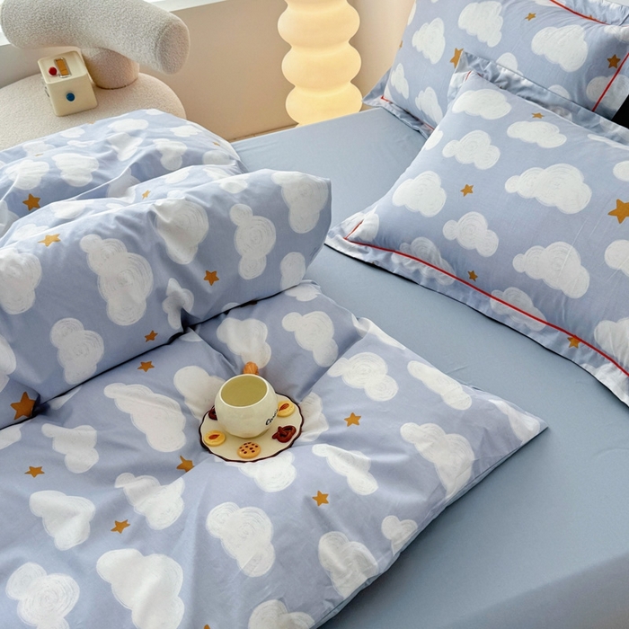 91家纺网 家纺一手货源 找家纺 艾迪尚家纺 2026新款133X76宽幅全棉纯棉印花四件套（有单品 可定制） 踏浪-蓝