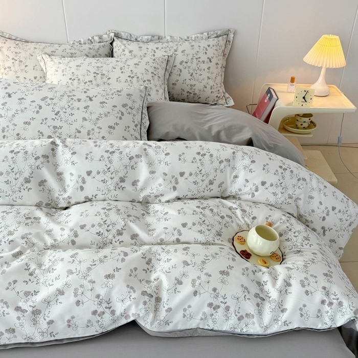 91家纺网 家纺一手货源 找家纺 艾迪尚家纺 2026新款133X76宽幅全棉纯棉印花四件套（有单品 可定制） 夜来香-灰