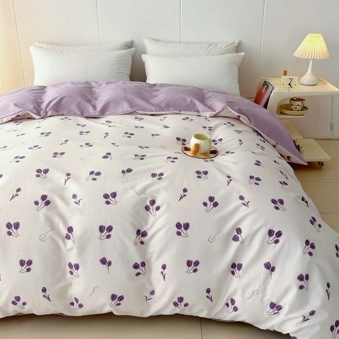 91家纺网 家纺一手货源 找家纺 艾迪尚家纺 2026新款133X76宽幅全棉纯棉印花四件套（有单品 可定制） 郁见你-紫