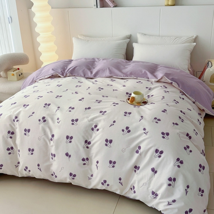 91家纺网 家纺一手货源 找家纺 艾迪尚家纺 2026新款133X76宽幅全棉纯棉印花四件套（有单品 可定制） 郁见你-紫