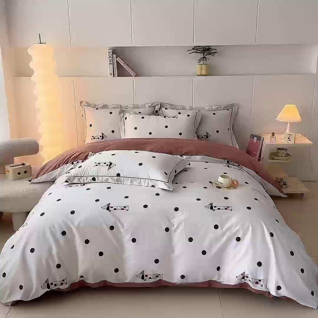 91家纺网 家纺一手货源 找家纺 艾迪尚家纺 2026新款133X76宽幅全棉纯棉印花四件套（有单品 可定制） 芝士狗