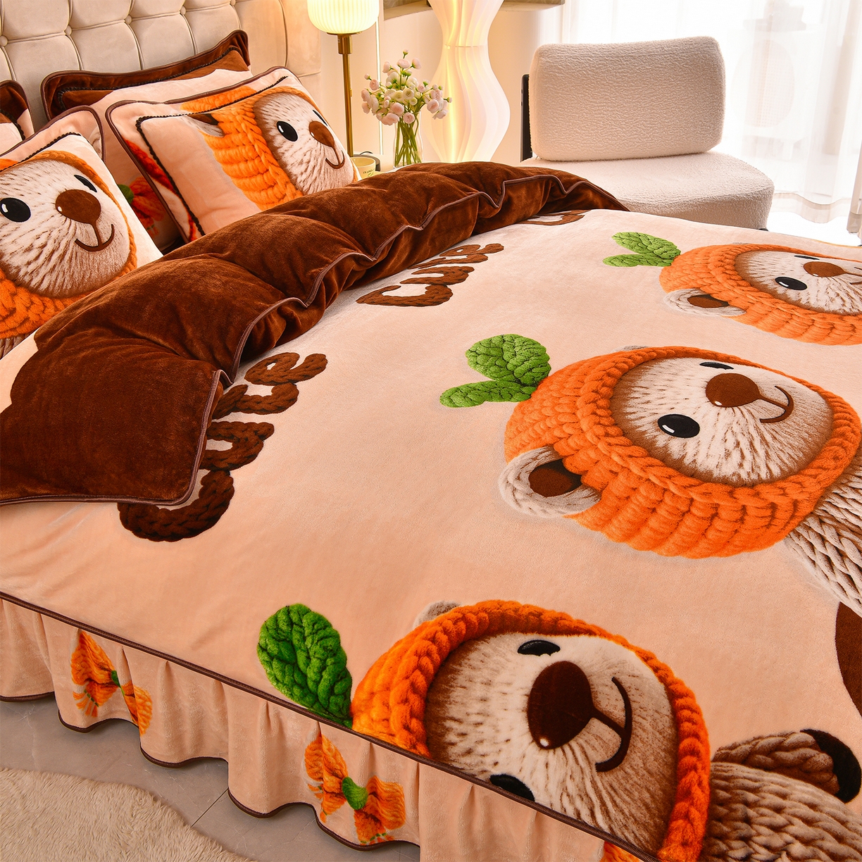 91家纺网 家纺一手货源 找家纺 博兰蒂 2025新款床裙款高克重牛奶绒印花四件套 可爱熊