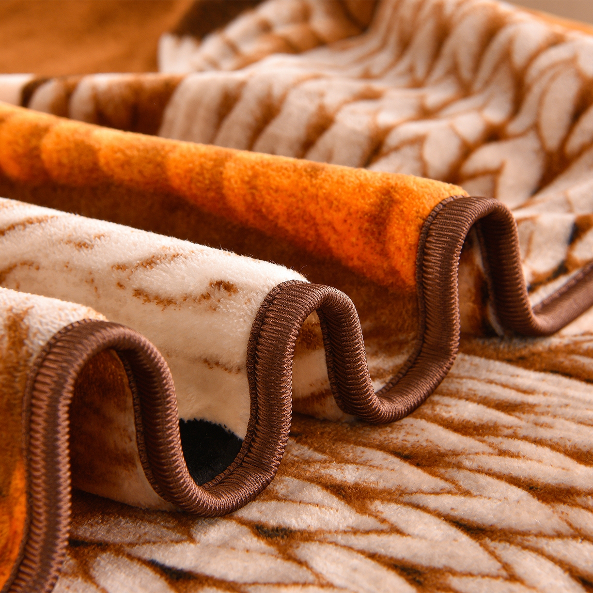 91家纺网 家纺一手货源 找家纺 博兰蒂 2025新款床裙款高克重牛奶绒印花单被套 可爱熊