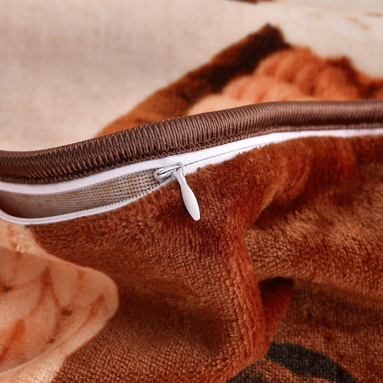 91家纺网 家纺一手货源 找家纺 博兰蒂 2025新款床裙款高克重牛奶绒印花单被套 旺柴