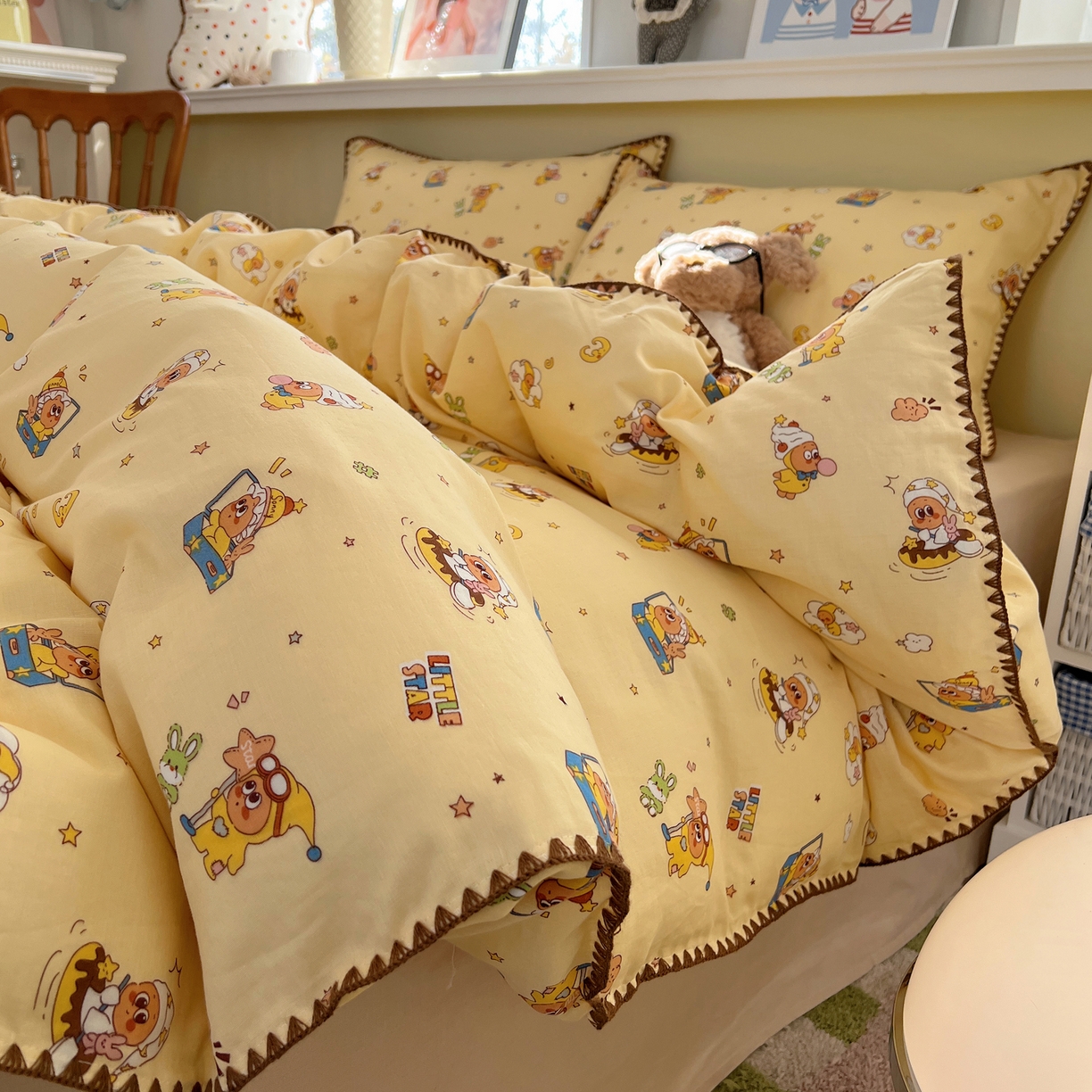 91家纺网 家纺一手货源 找家纺 曼之夏 2026新款全棉纯棉有氧双层纱贝壳边四件套 贝壳边星星人