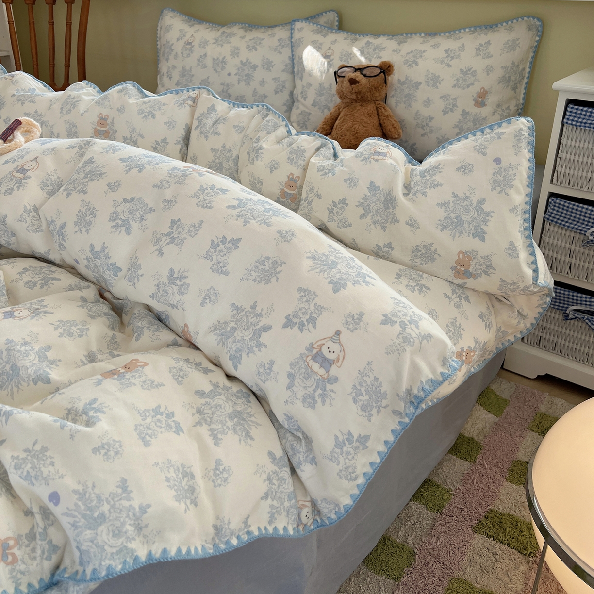 91家纺网 家纺一手货源 找家纺 曼之夏 2026新款全棉纯棉有氧双层纱贝壳边四件套 贝壳边森林兔