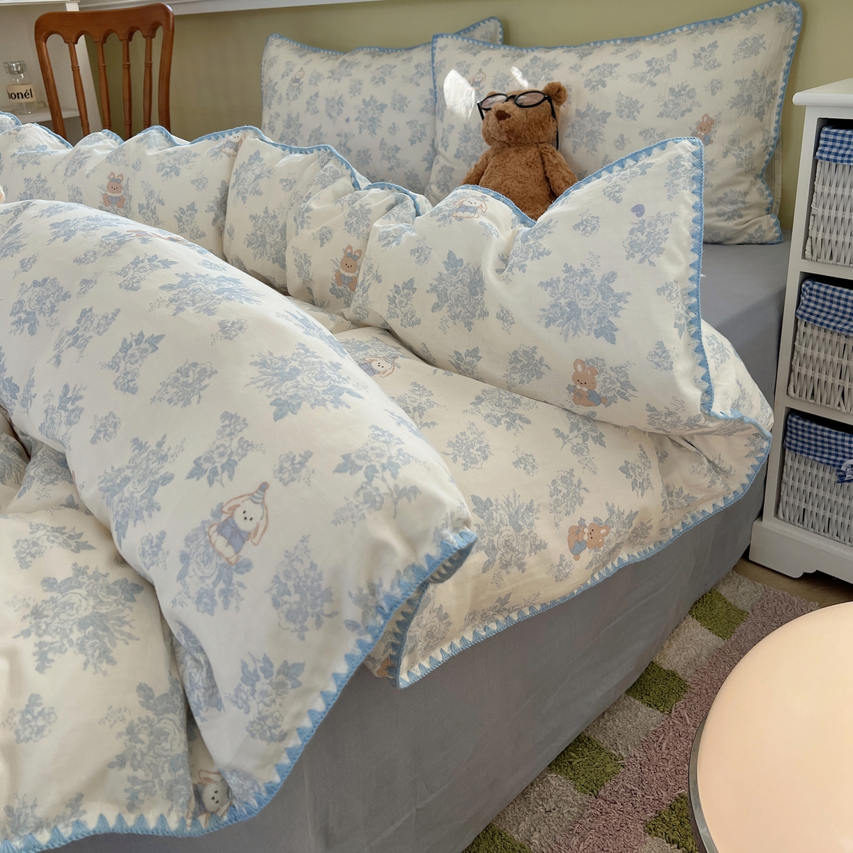 91家纺网 家纺一手货源 找家纺 曼之夏 2026新款全棉纯棉有氧双层纱贝壳边四件套 贝壳边森林兔