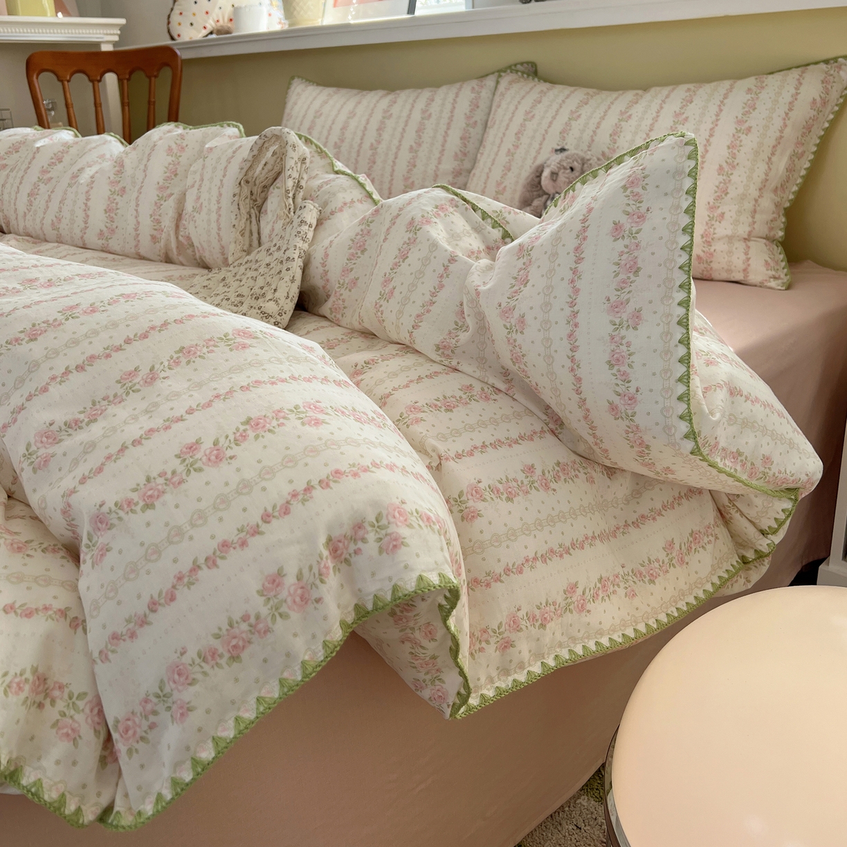 91家纺网 家纺一手货源 找家纺 曼之夏 2026新款全棉纯棉有氧双层纱贝壳边四件套 贝壳边亭亭玉立