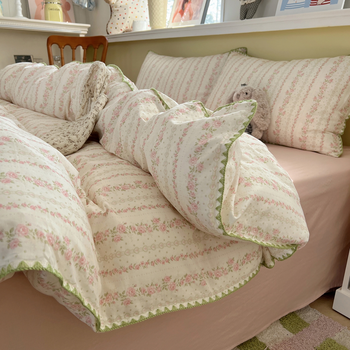 91家纺网 家纺一手货源 找家纺 曼之夏 2026新款全棉纯棉有氧双层纱贝壳边四件套 贝壳边亭亭玉立