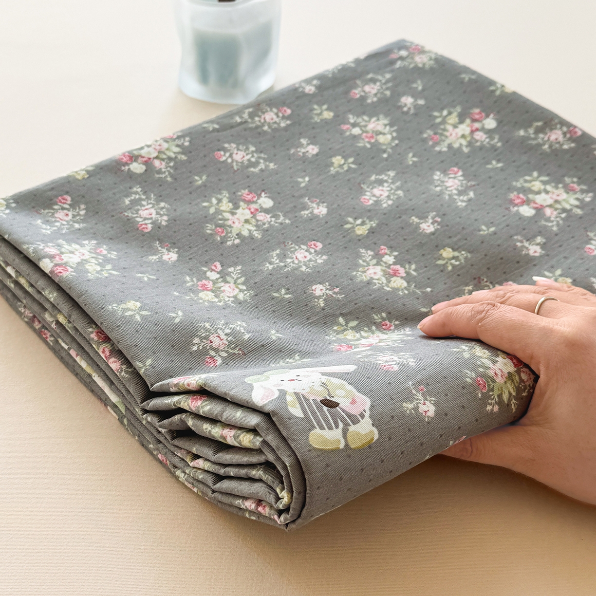 91家纺网 家纺一手货源 找家纺 尚帛 2026新款全棉时尚印花单床单 花间采趣-咖