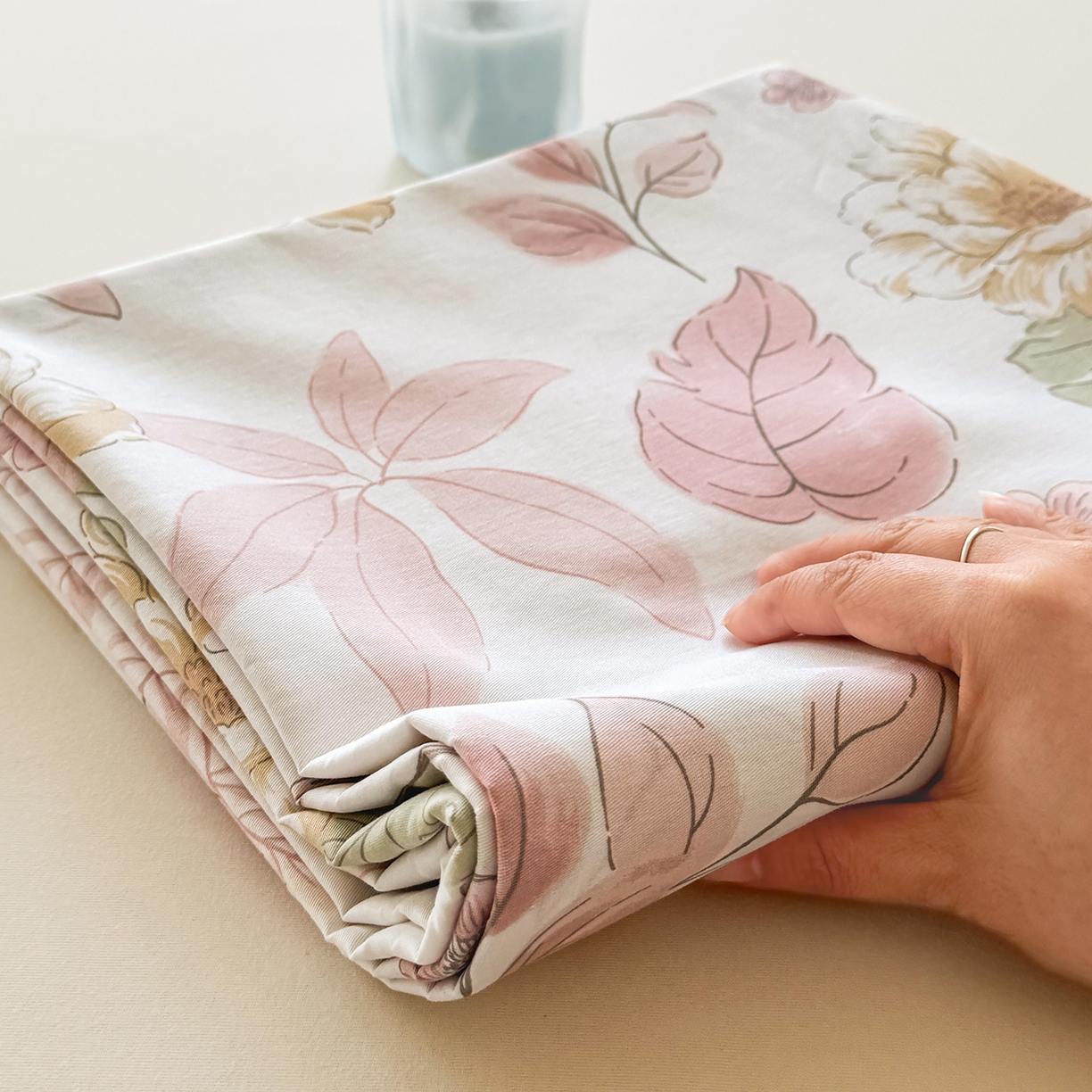 91家纺网 家纺一手货源 找家纺 尚帛 2026新款全棉时尚印花单床单 叶柔粉