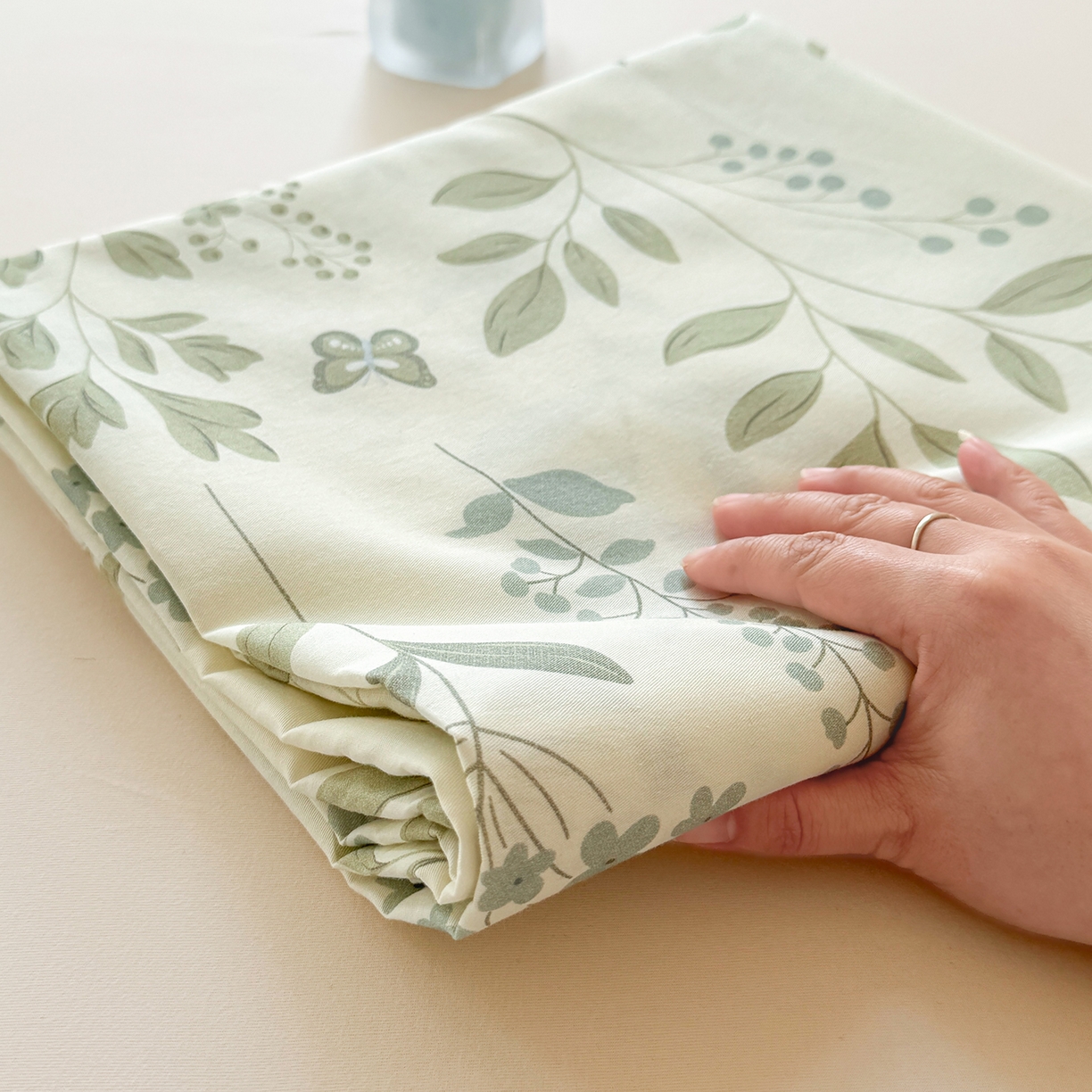 91家纺网 家纺一手货源 找家纺 尚帛 2026新款全棉时尚印花单床单 叶之恋