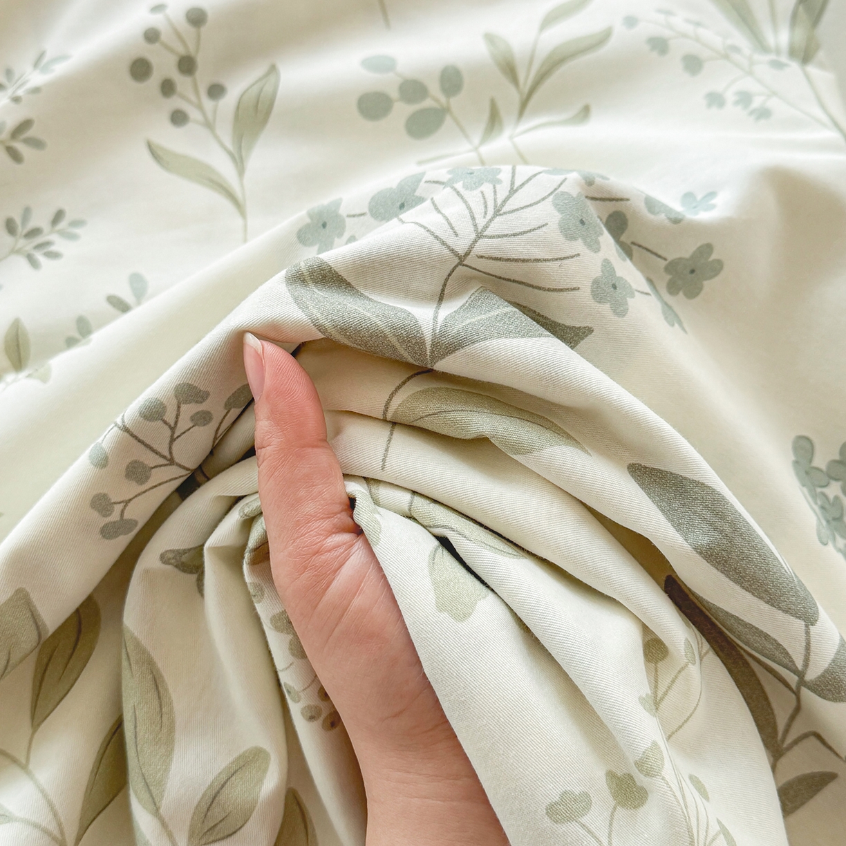 91家纺网 家纺一手货源 找家纺 尚帛 2026新款全棉时尚印花单床单 叶之恋