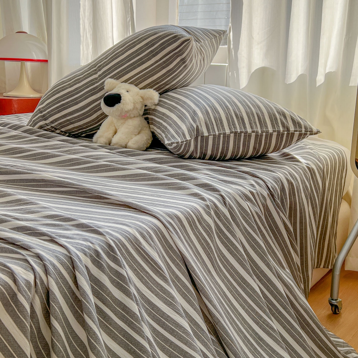 91家纺网 家纺一手货源 找家纺 思诺羽床笠 2026新款云感双层纱床单系列 流年-黑白