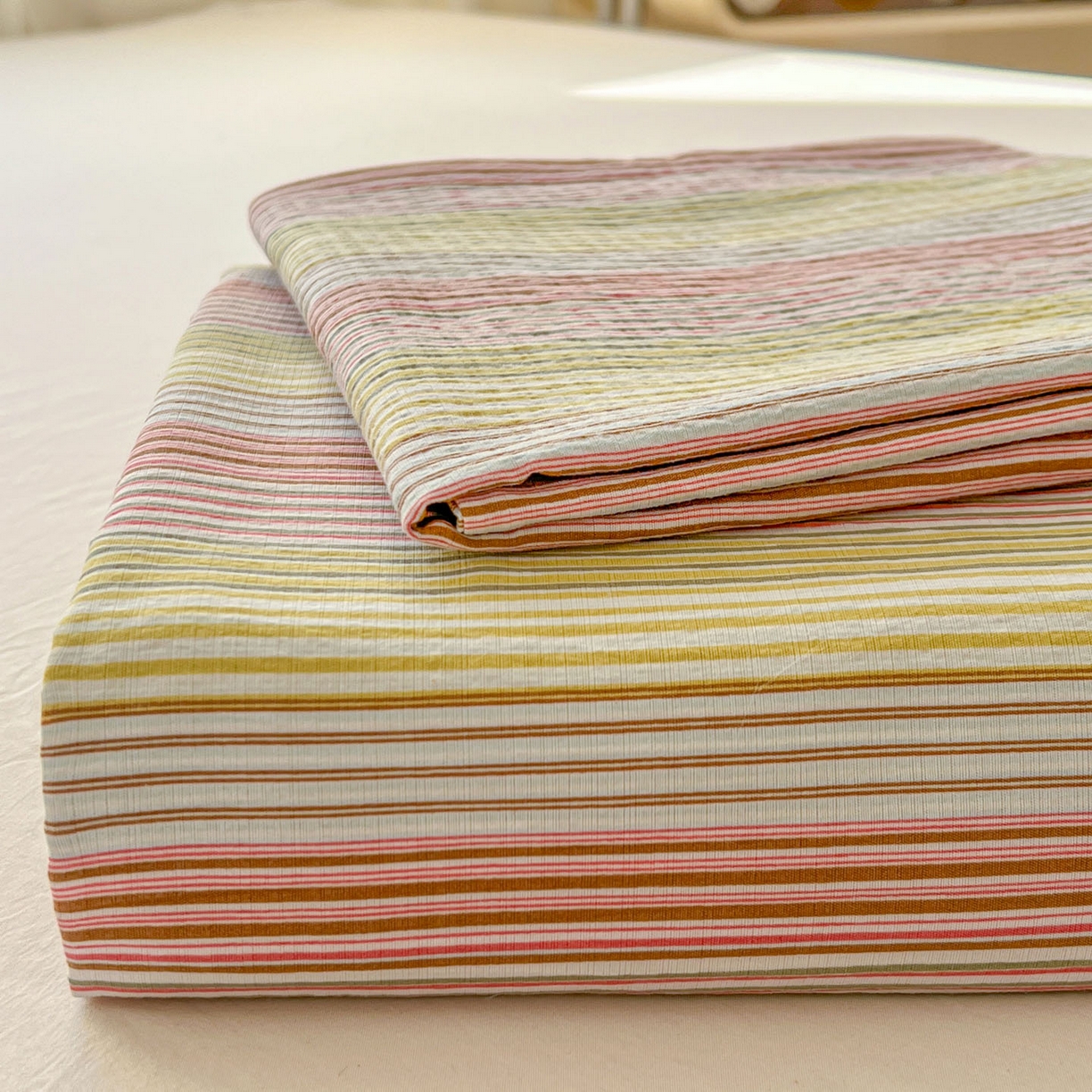 91家纺网 家纺一手货源 找家纺 思诺羽床笠 2026新款云感双层纱床单系列 流年-黄