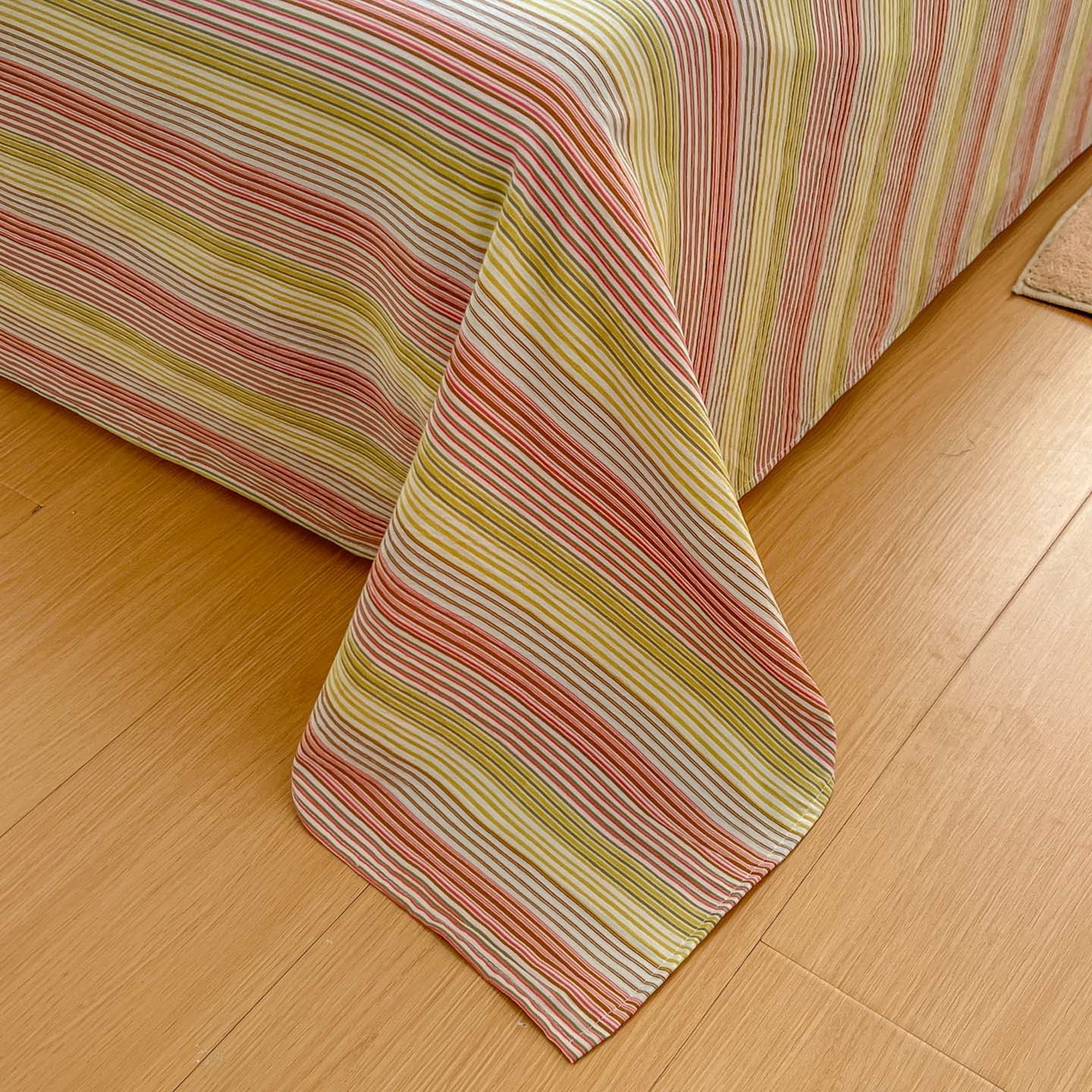 91家纺网 家纺一手货源 找家纺 思诺羽床笠 2026新款云感双层纱床单系列 流年-黄