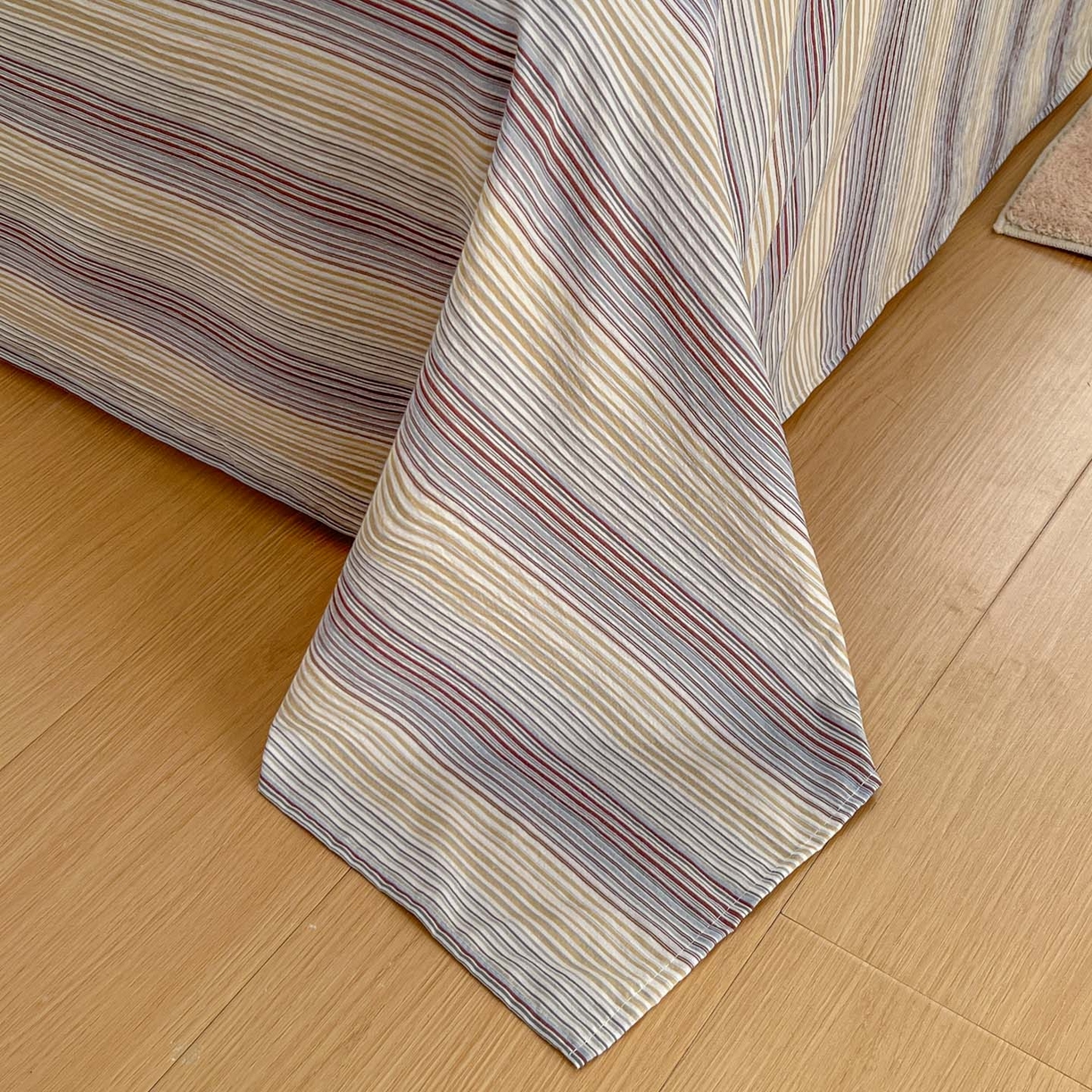 91家纺网 家纺一手货源 找家纺 思诺羽床笠 2026新款云感双层纱床单系列 流年-咖