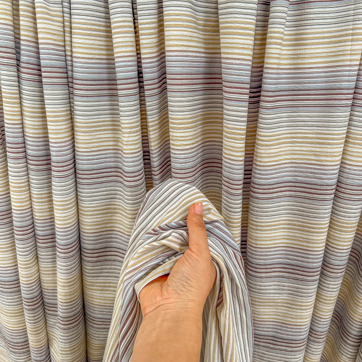 91家纺网 家纺一手货源 找家纺 思诺羽床笠 2026新款云感双层纱床单系列 流年-咖