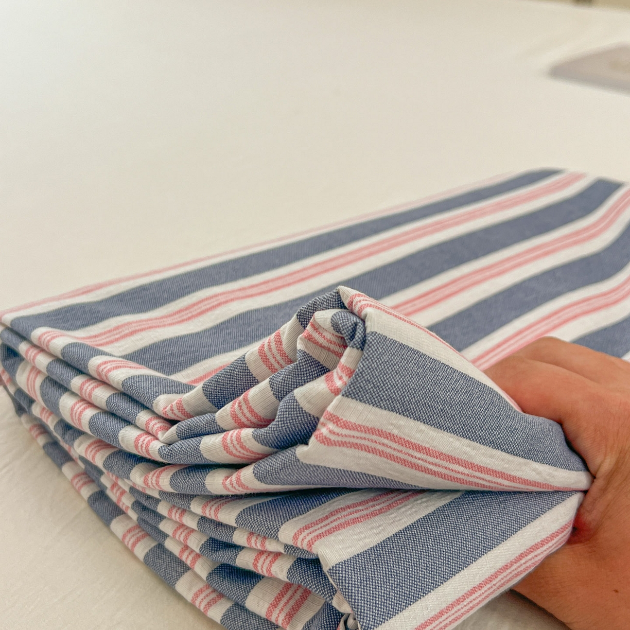 91家纺网 家纺一手货源 找家纺 思诺羽床笠 2026新款云感双层纱床单系列 细川-蓝