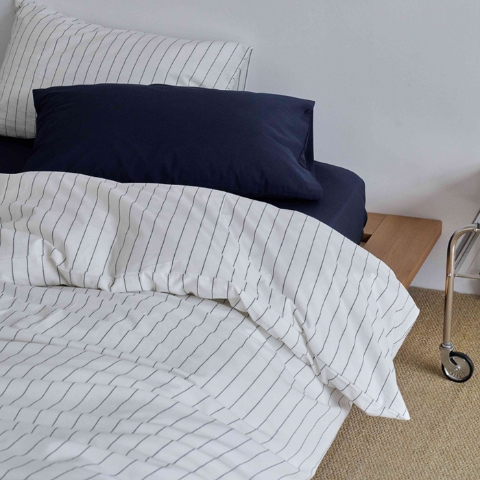 91家纺网 家纺一手货源 找家纺 云上 2025新款32s全棉纯棉色织水洗棉韩式白色条纹四件套 岩霜