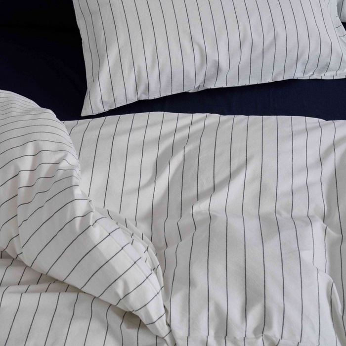 91家纺网 家纺一手货源 找家纺 云上 2025新款32s全棉纯棉色织水洗棉韩式白色条纹四件套 岩霜