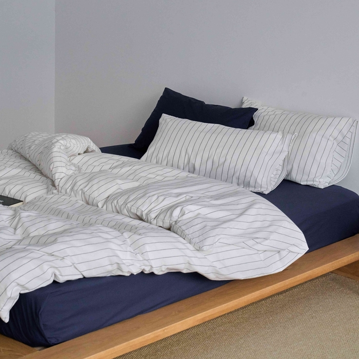 91家纺网 家纺一手货源 找家纺 云上 2025新款32s全棉纯棉色织水洗棉韩式白色条纹四件套 岩霜