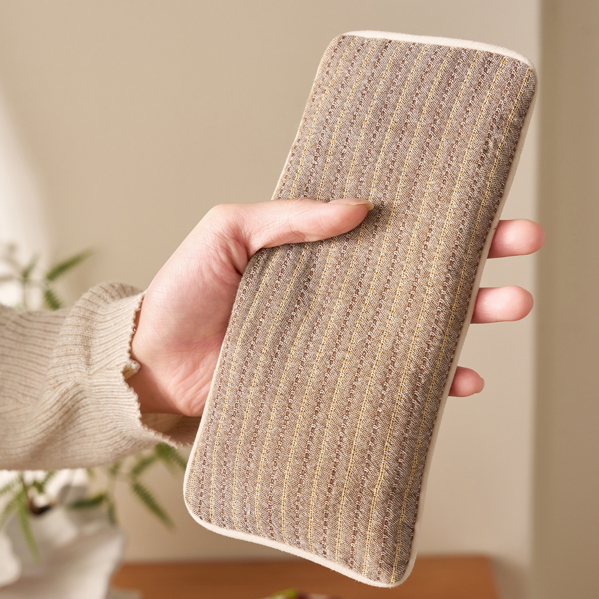 91家纺网 家纺一手货源 找家纺 乐可 2025新款全棉3D编织草本重力眼罩决明子薰衣草眼罩 草本重力眼罩-咖 【单只】