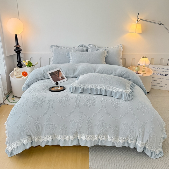 91家纺网 家纺一手货源 找家纺 锦格家纺 2024新款A类高克重牛奶绒四件套苏枚雅【天蓝】